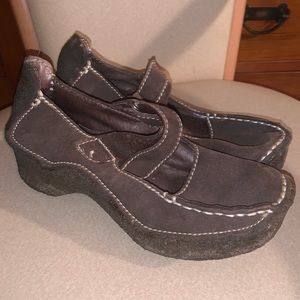 YELLOW BOX Brown Suede